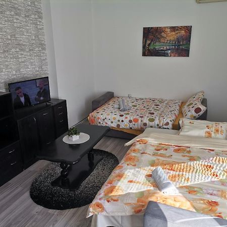 Calla 1 - Modern & Cozy Main Square Apartment In The City Shopping Center - Parking Slot With Parking Security Skopje Exterior foto