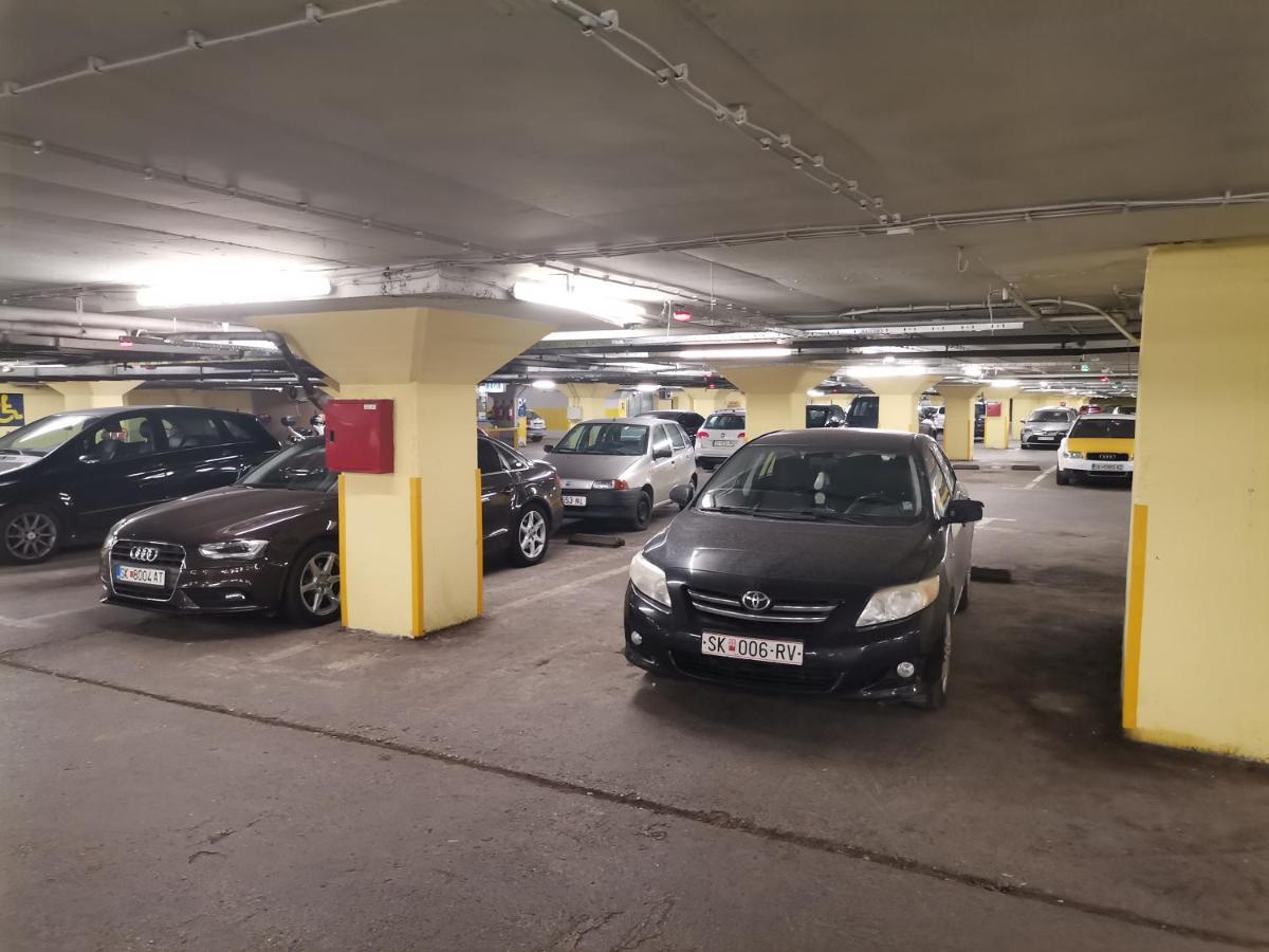 Calla 1 - Modern & Cozy Main Square Apartment In The City Shopping Center - Parking Slot With Parking Security Skopje Exterior foto