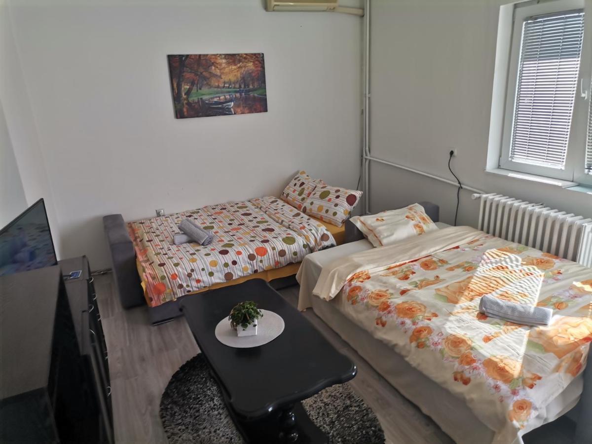 Calla 1 - Modern & Cozy Main Square Apartment In The City Shopping Center - Parking Slot With Parking Security Skopje Exterior foto